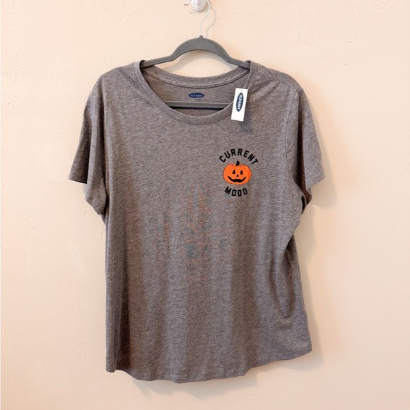 Old Navy Gray Graphic T-Shirt with Pumpkin Design - Picture 1 of 3